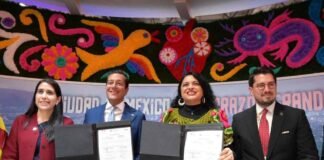 Ciudad de México y Aeroméxico fortalecen alianza estratégica para la promoción turística Tere Cid, Giancarlo Mulinelli, Alejandra Fraustro y Carlos Martínez