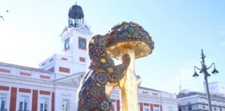 Ventana a México abre en Madrid El Oso y El Madroño, del artista César Menchaca