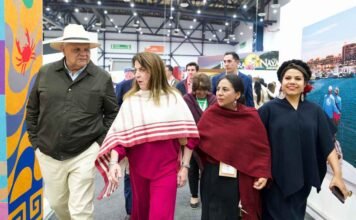 Valija Viajera La gobernadora de Morelos antes de inaugurar su estand