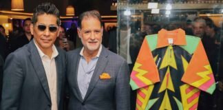 ‘Legado inmortal’, expo de objetos del exfutbolista Jorge Campos Jorge Campos y Álvaro Rey