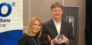 Alicia Mejía, presidente de La Metro invitó a Enrique de la Madrid como orador Alicia Mejía y Enrique de la Madrid en el 4° Encuentro de Promoción Turística