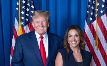 Prisma empesarial Donald Trump y Sara Carter