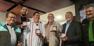 Reconocen a las leyendas del basquetbol mexicano en la 6ta Olimpiada Nacional Indígena Reconocen a las leyendas del basquetbol mexicano en la sexta Olimpiada Nacional Indígena
